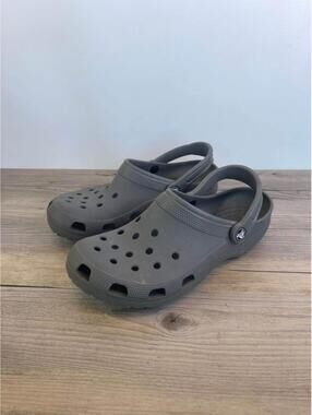 ♻️ Crocs Classic Clogs – Gray – Men’s 9 / Women’s 11